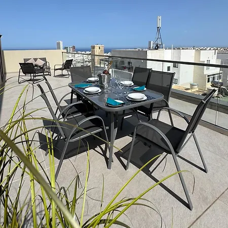 Apartment Bright And Spacious 2 Bedroom Penthouse *