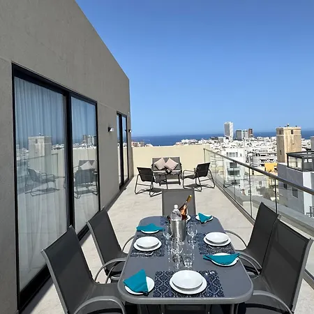 Bright And Spacious 2 Bedroom Penthouse
